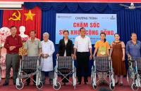 HƠN 1.000 LƯỢT NGƯỜI DÂN ĐƯỢC KHÁM BỆNH, CẤP THUỐC VÀ TRAO QUÀ MIỄN PHÍ