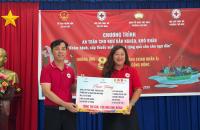 Hội Chữ thập đỏ tỉnh Cà Mau tổ chức Chương trình “An toàn cho ngư dân nghèo, khó khăn” khám bệnh, cấp thuốc miễn phí và cấp quà cho bà con tại xã Đá Bạc