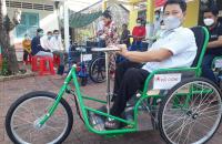 HỘI CHỮ THẬP ĐỎ HUYỆN CÁI NƯỚC TỔ CHỨC TRAO XE LĂN CHO NGƯỜI KHUYẾT TẬT