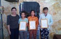 BÀN GIAO NHÀ CHỮ THẬP ĐỎ CHO NGƯ NGHÈO, KHÓ KHĂN TẠI XÃ KHÁNH BÌNH TÂY