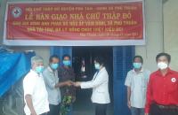 HỘI CHỮ THẬP ĐỎ VÀ NHỮNG MÁI NHÀ CHO HỘ NGHÈO