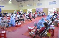 TRƯỜNG ĐẠI HỌC BÌNH DƯƠNG - CÀ MAU TỔ CHỨC “NGÀY HỘI HIẾN MÁU TÌNH NGUYỆN”