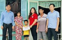 TRAO YÊU THƯƠNG ĐẾN TRẺ EM MỒ CÔI