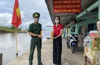 HỘI CHỮ THẬP ĐỎ HUYỆN PHÚ TÂN THĂM CÁC CHỐT PHÒNG, CHỐNG DỊCH TRÊN ĐỊA BÀN