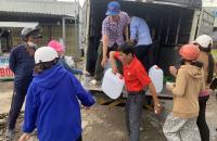 THỚI BÌNH TRAO TẶNG NƯỚC LỌC UỐNG CHO BÀ CON XÃ BIỂN BẠCH