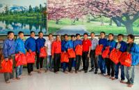 TẶNG QUÀ CHO ĐOÀN VIÊN NGHIỆP ĐOÀN XE GRAB CÓ CUỘC SỐNG KHÓ KHĂN