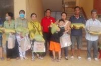 ĐẦM DƠI: HỖ TRỢ QUÀ CHO HỘ NGHÈO