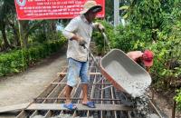 KHỞI CÔNG CẦU DÂN SINH MỚI TẠI ẤP 2, XÃ THỚI BÌNH: NỐI LIỀN NHỮNG BỜ VUI
